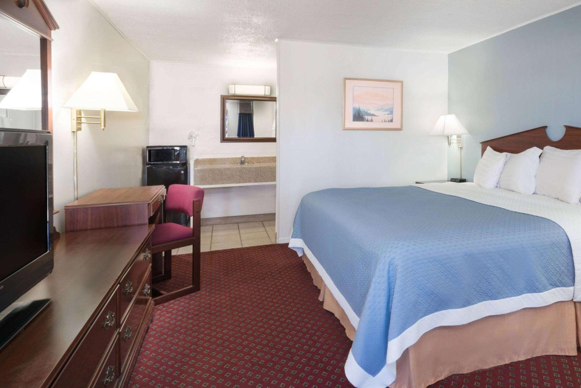 Travelodge By Wyndham Las Vegas Nm Luaran gambar